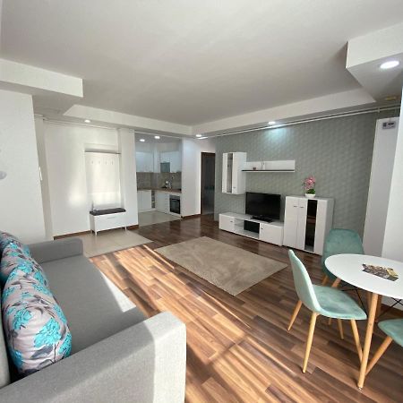 Green Deluxe Apartment Cosmopolis Stefanestii de Jos Exterior foto